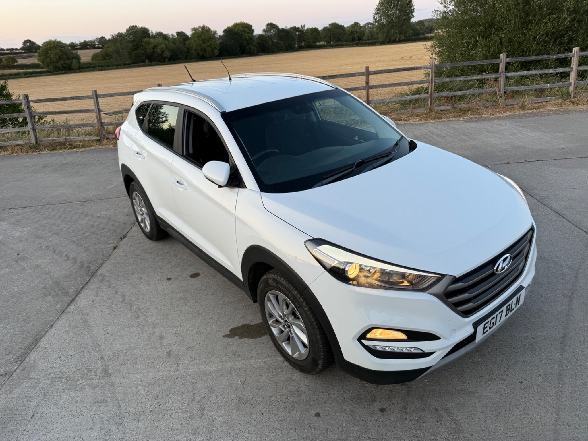 Hyundai TUCSON 2.0 CRDi Premium SE 4WD Euro 6 5dr — photo 55 of 102